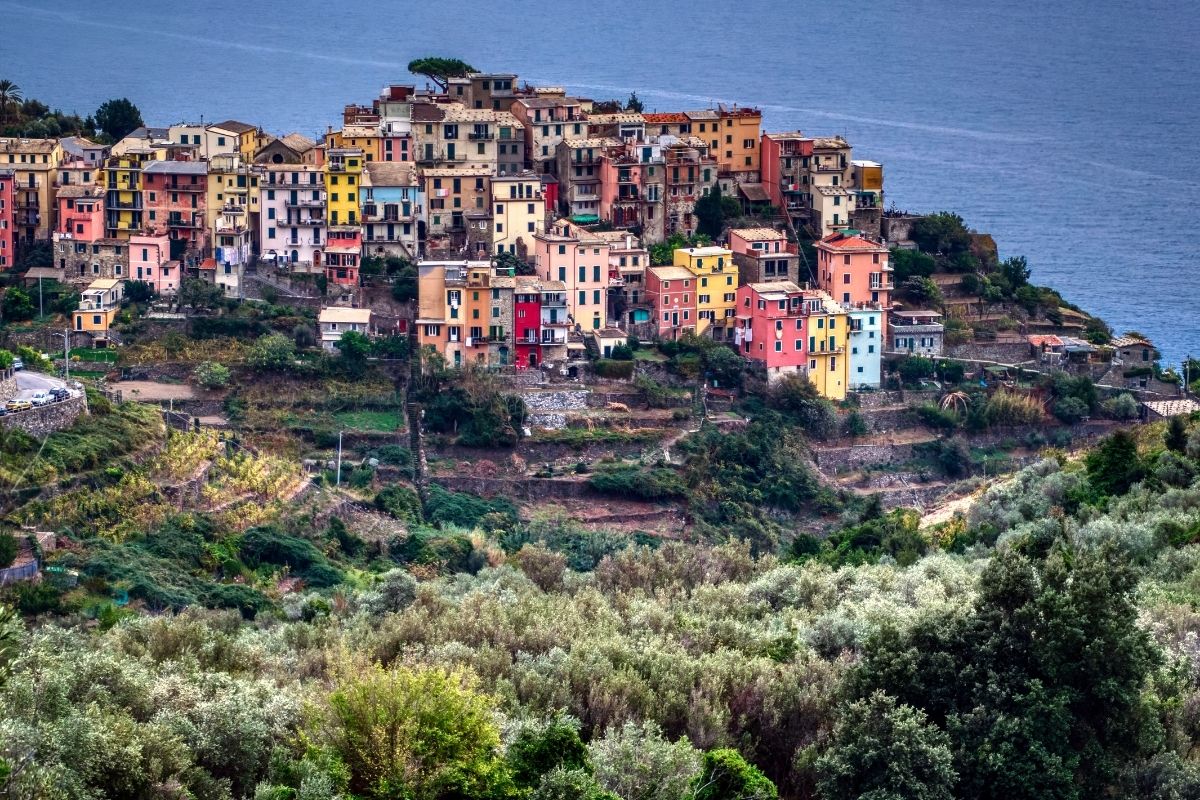 Cinque Terre – Discovering The Colorful Jewels by the Ligurian Seaside
  